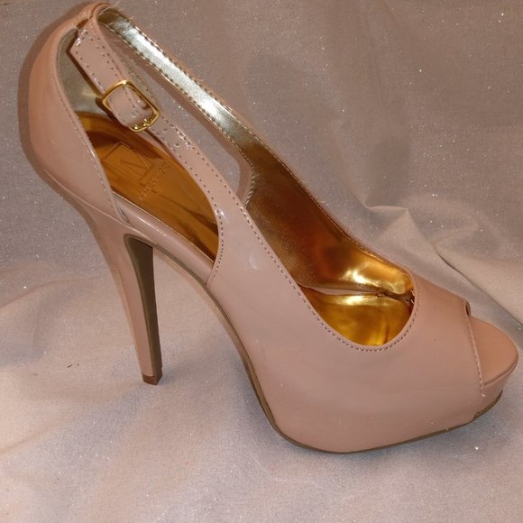 * SEXY!  Material Girl Pep Toe High Heels Sandals Tan Khaki Brown - Picture 1 of 12